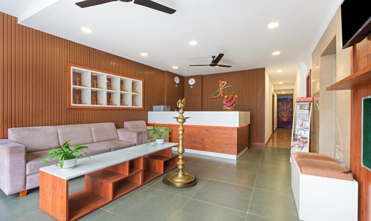 Treebo Jp Residency Hotel Thiruvananthapuram Exterior photo